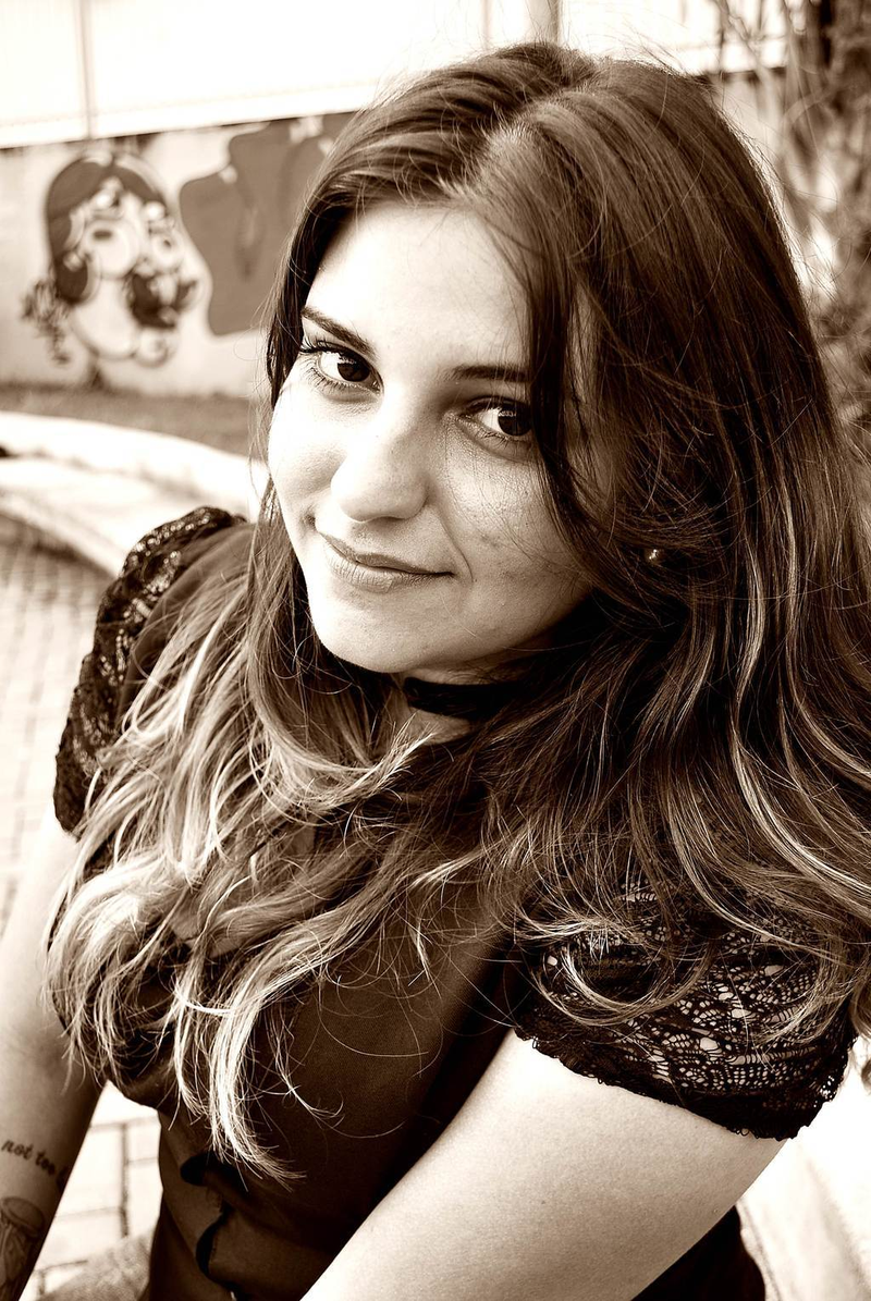 Elaine Oliveira - Foto 1