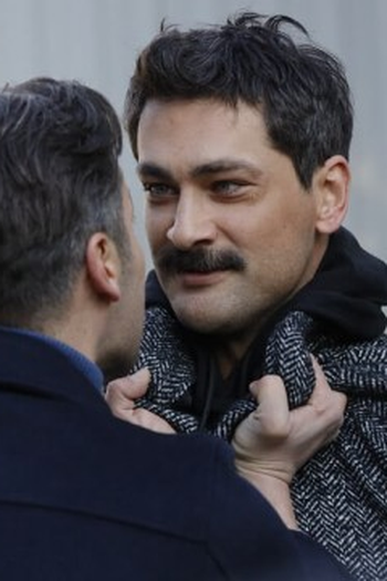 Poster de Episódio 13. Bölüm (2022)