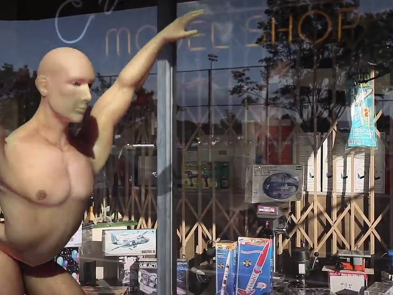 Foto 1 de Going to the Store