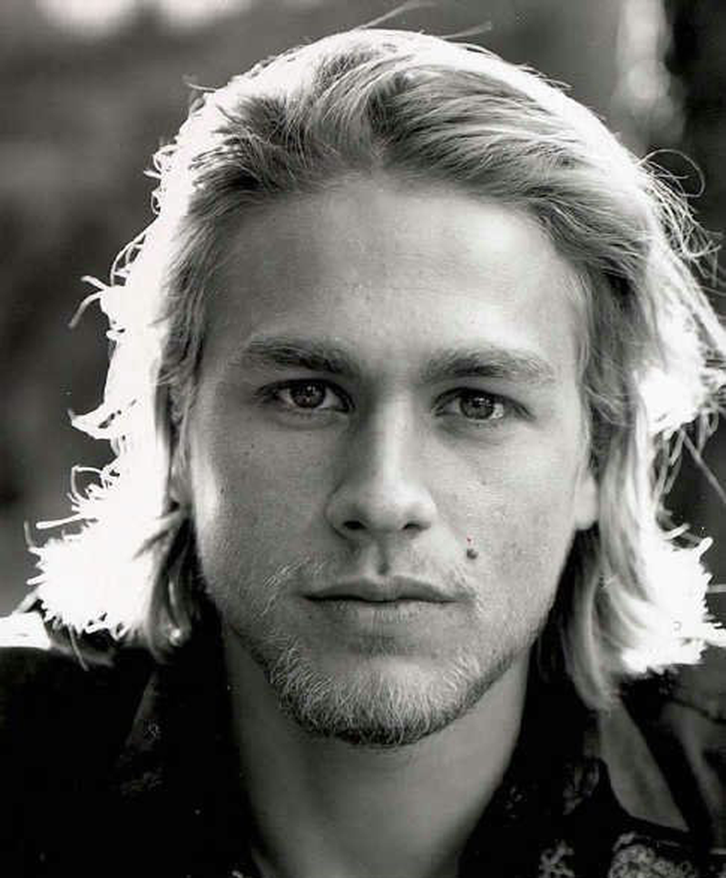 Charlie Hunnam - Foto 9
