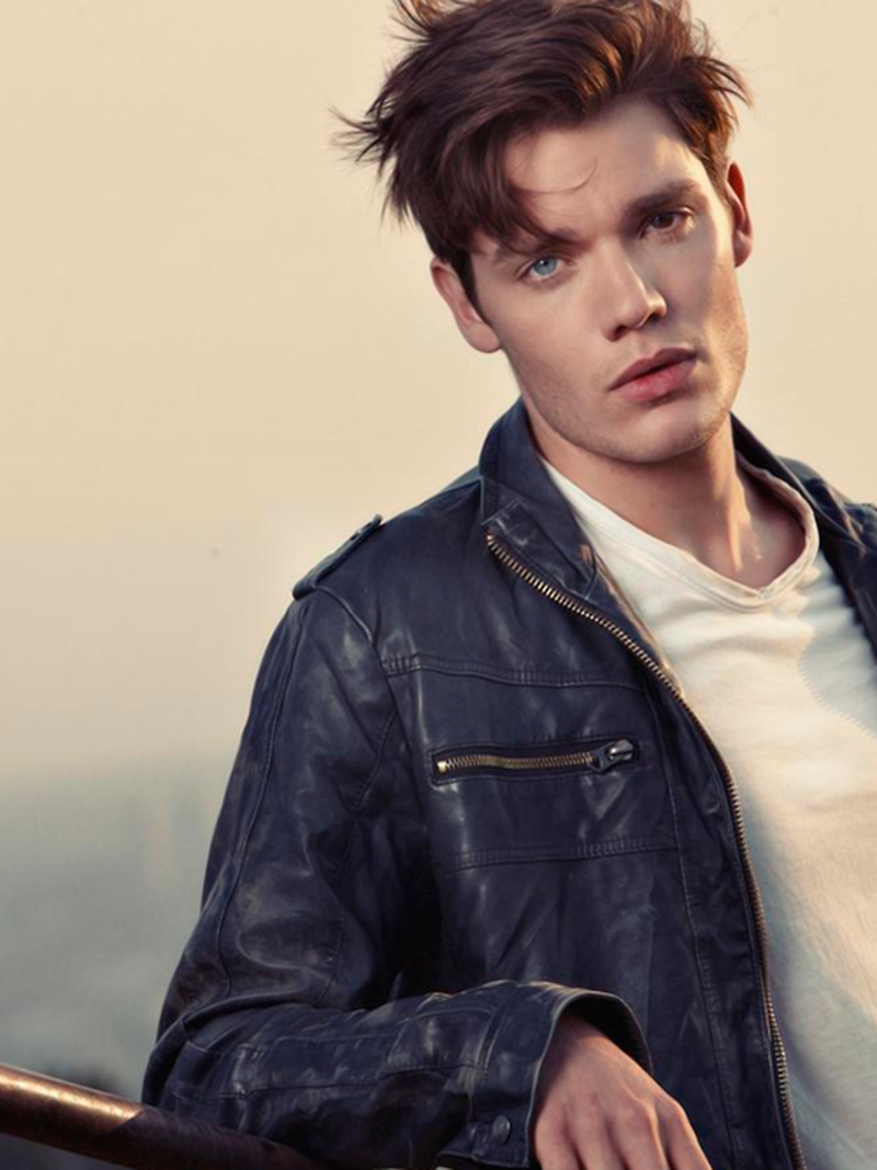 Dominic Sherwood - Foto 1