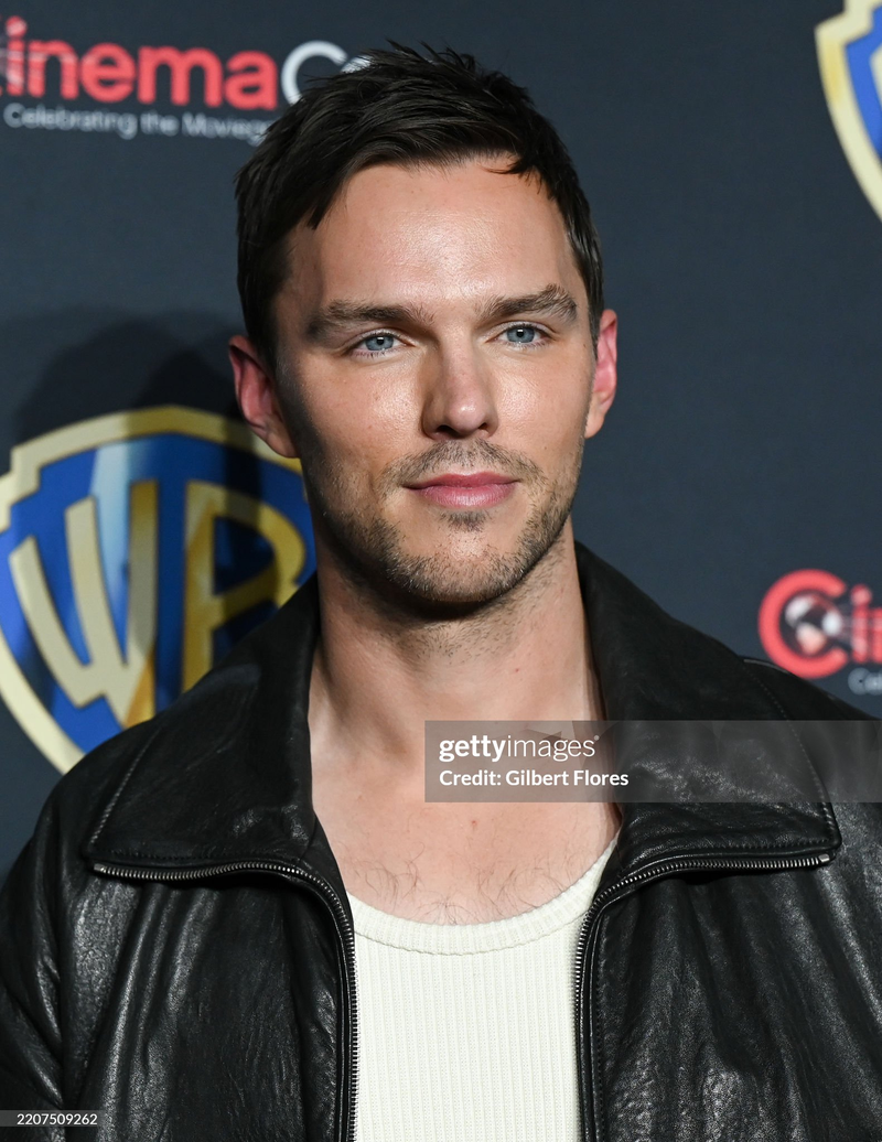 Nicholas Hoult - Foto 1