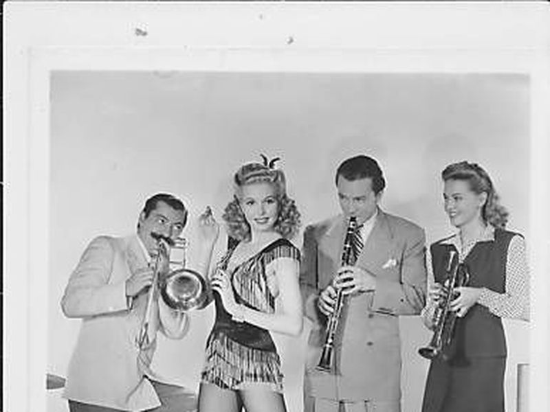 Foto 10 de Priorities on Parade