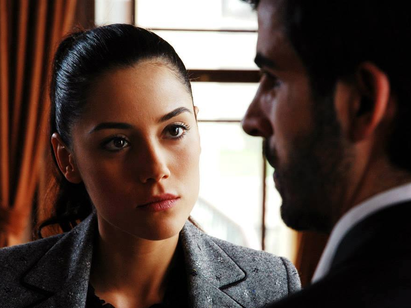 Foto 31 de Sila, Prisioneira do Amor