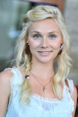 Clare Bowen (I) (12 de Maio de 1984) Artista Filmow