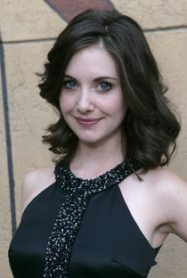 Alison Brie - Poster / Capa / Cartaz - Oficial 4