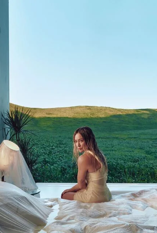 Poster 1 de Curta Hilary Duff: Roommates (2026)