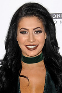 Chloe Ferry - Poster / Capa / Cartaz - Oficial 1