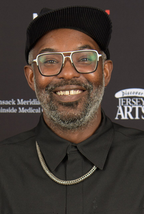 Elegance Bratton - Poster 1