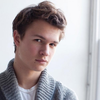 Ansel Elgort - Foto 6