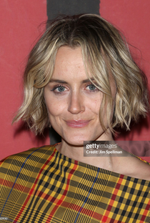 Taylor Schilling - Poster 1
