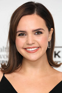 Bailee Madison - Poster 1