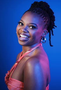 Susan Heyward - Poster 1