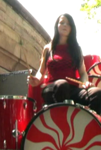 Poster 1 de Curta The White Stripes: The Hardest Button to Button (2003)
