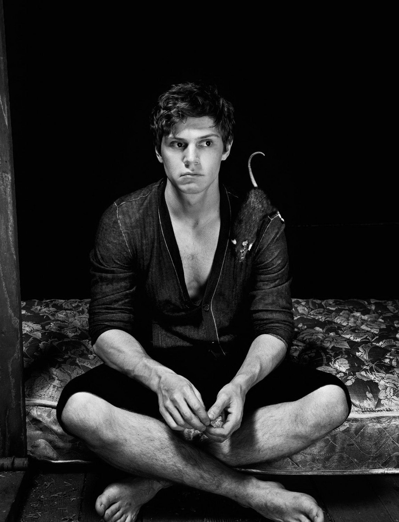 Evan Peters - Foto 22