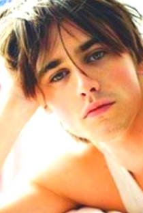 Reeve Carney