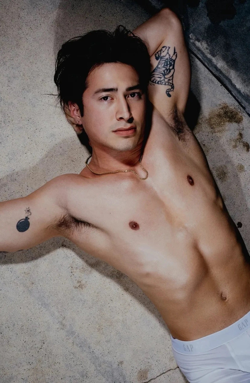 Hudson Williams - Foto 1