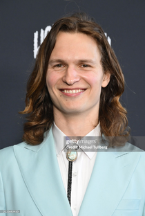 Ansel Elgort - Poster 1