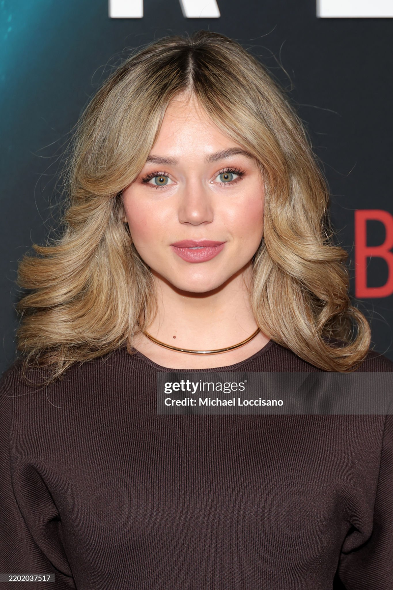 Brec Bassinger - Foto 1