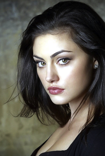 Phoebe Tonkin - Poster 2