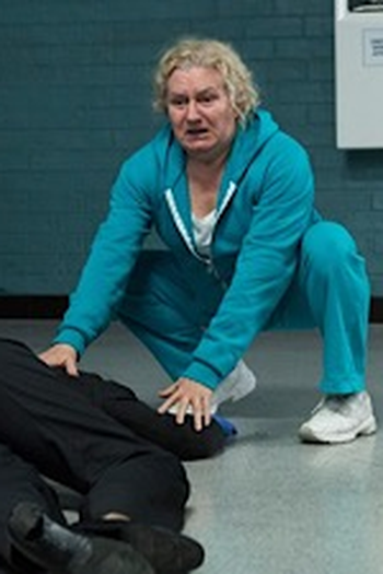 Poster de Episódio Under Siege (1) (2019)