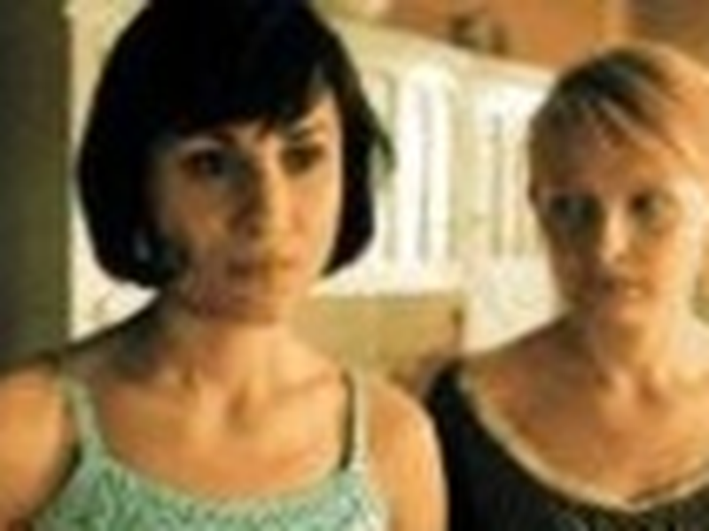 Foto 1 de Keep away from the window      (Far from the window)