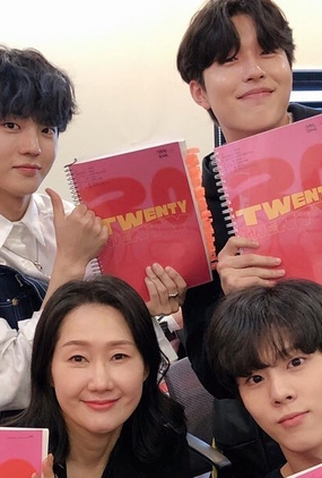 Poster 2 de Série Twenty-Twenty (2020)