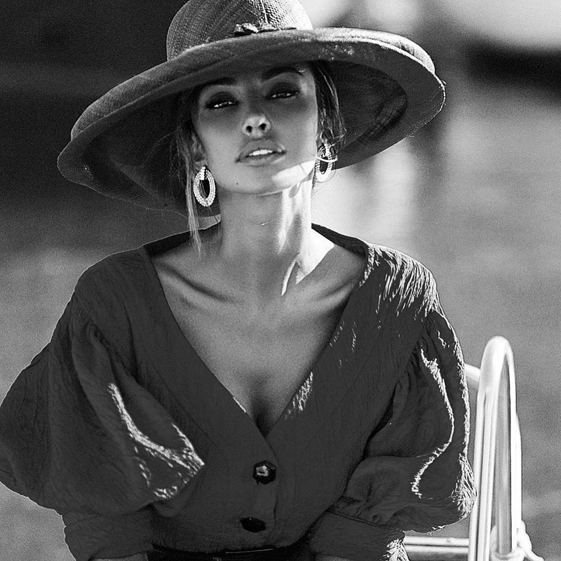 Madalina Diana Ghenea - Foto 1