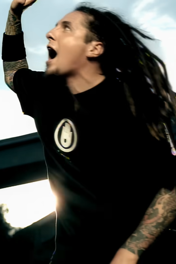  de Curta P.O.D.: Alive (2001)