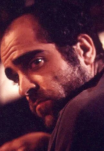 Una Extraña Mirada (Una Extraña Mirada)