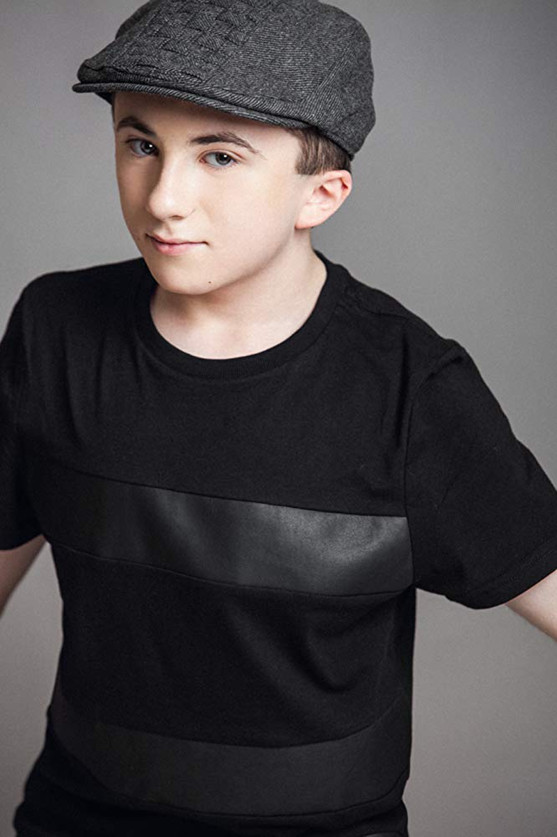 Atticus Shaffer - Foto 1