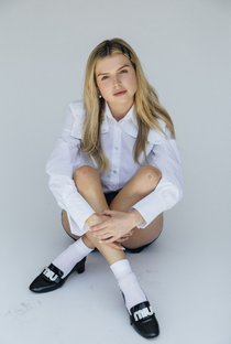 Anna Grace Barlow - Poster 3