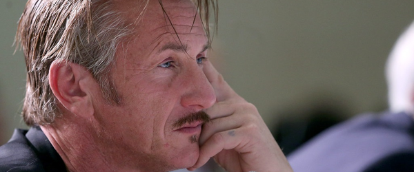 Sean Penn revela por que evita premiações e diz que nunca tira selfies com fãs