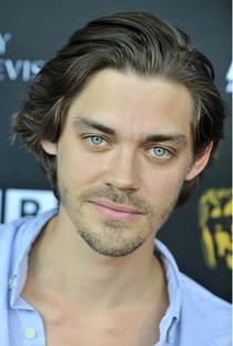 Tom Payne - Poster / Capa / Cartaz - Oficial 1