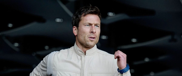Glen Powell evita falar de política e atribui fracasso de “O Sobrevivente” a problemas na Paramount