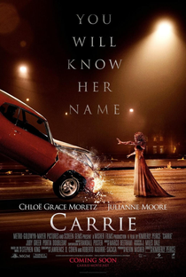 Carrie, a Estranha - Poster / Capa / Cartaz - Oficial 9