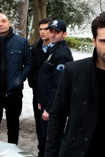 Poster de Episódio 13. Bölüm (2016)