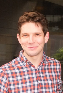 Damien Molony - Poster / Capa / Cartaz - Oficial 1