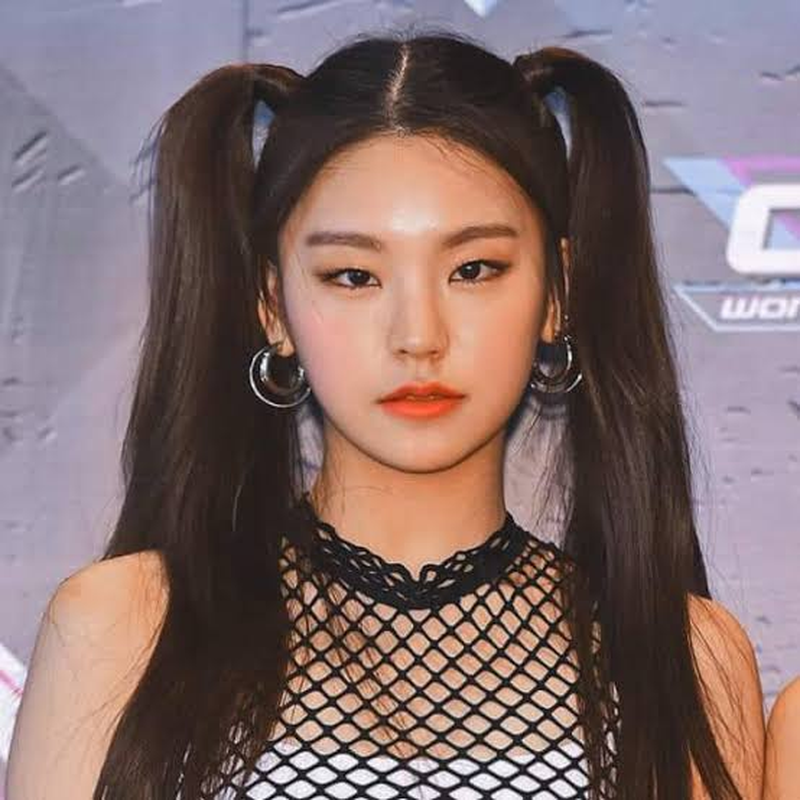 Hwang Yeji - Foto 2