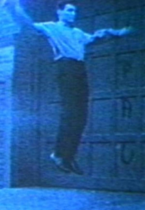 Vincent Gallo as Flying Christ (Vincent Gallo as Flying Christ)