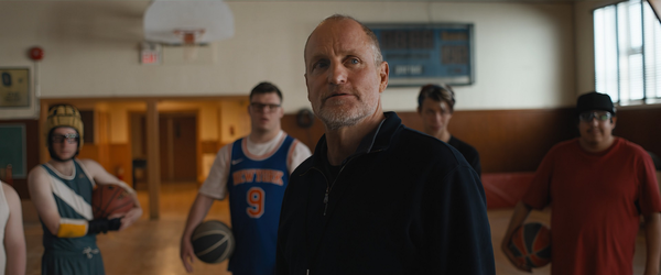Assista ao primeiro trailer de Champions, comédia com Woody Harrelson