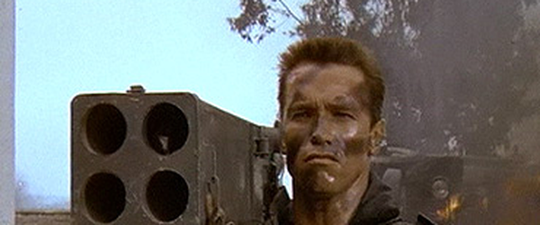 Schwarzenegger diz que filmes violentos não são influências para tiroteios em escolas