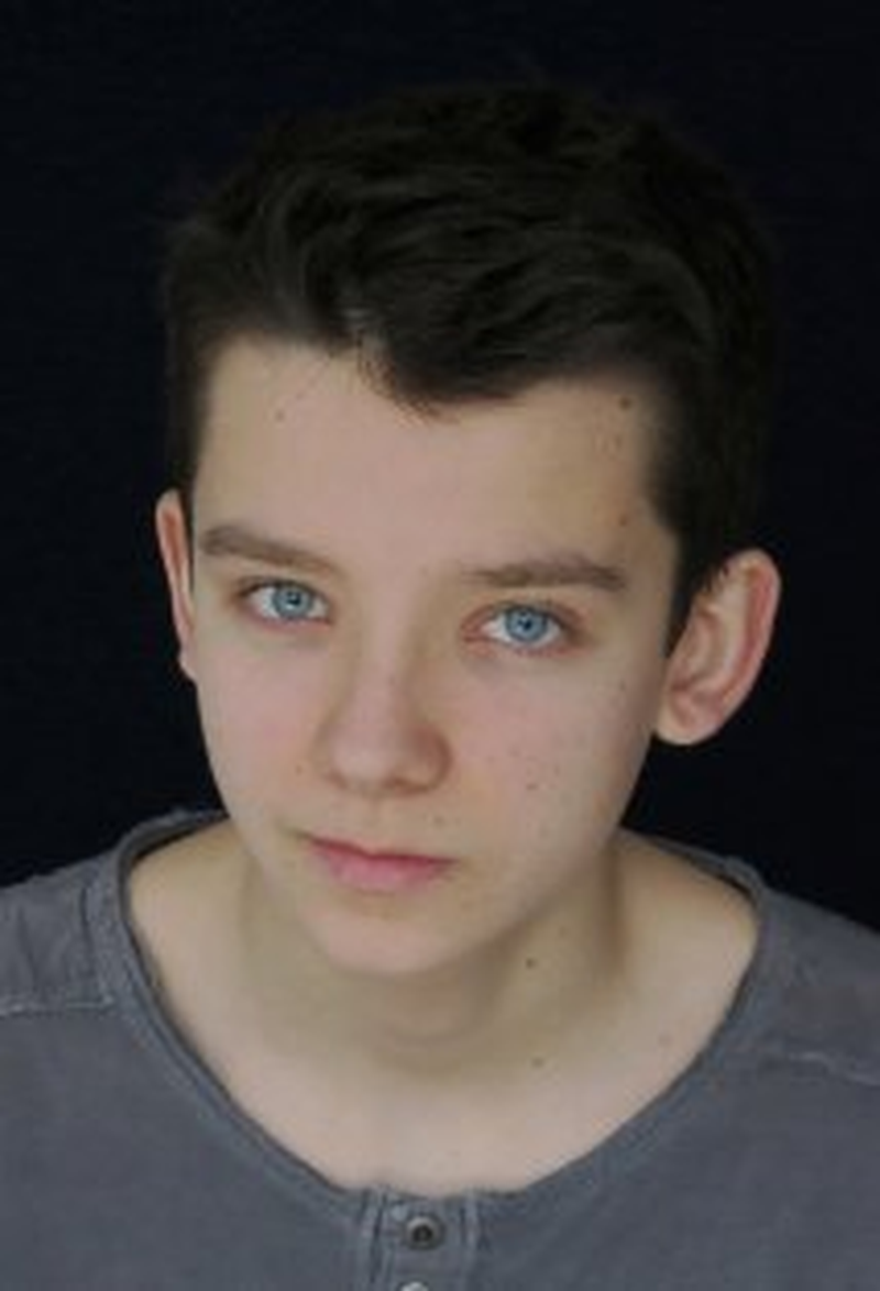 Asa Butterfield - Foto 8