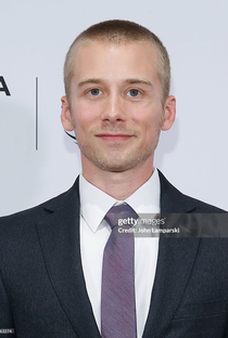 Lou Taylor Pucci - Poster 2