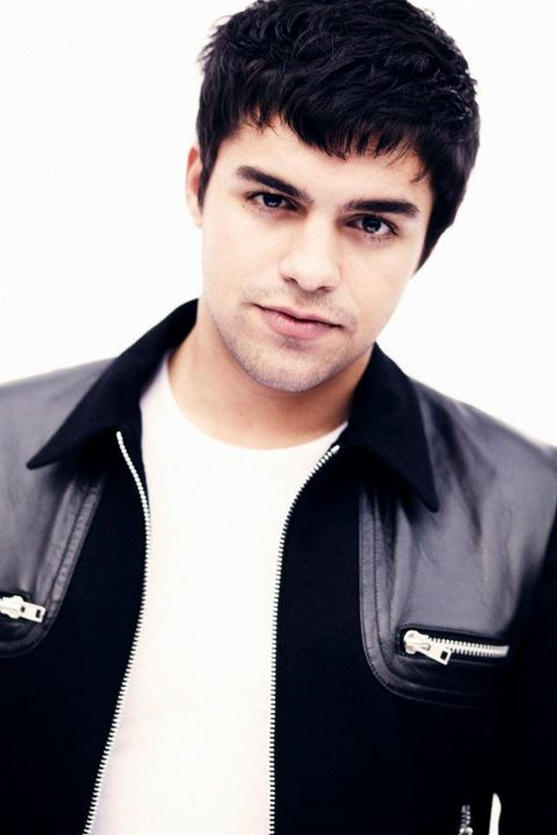 Sean Teale - Foto 1