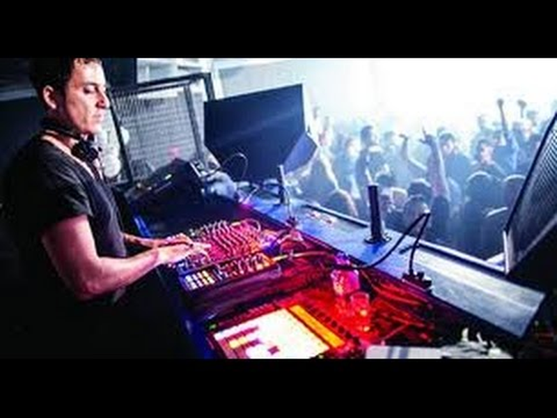 Foto 4 de Above Ground Level: Dubfire