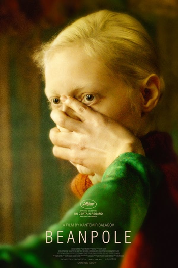  de Filme Uma Mulher Alta (2019)