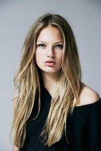 Romee Strijd - Poster / Capa / Cartaz - Oficial 1