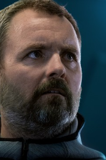 Poster de Episódio Less Than an Hour (2023)
