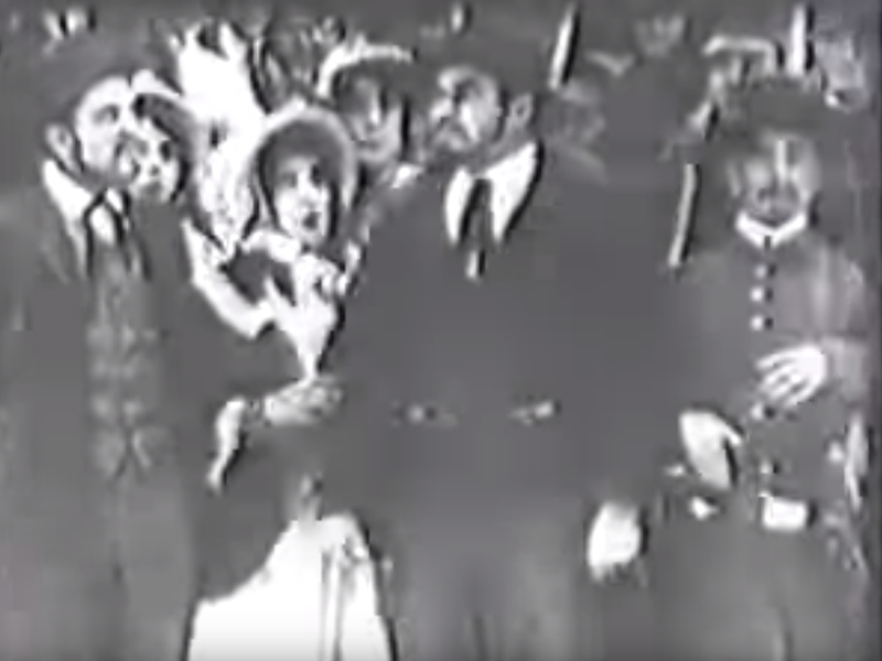 Foto 3 de Cohen Saves the Flag